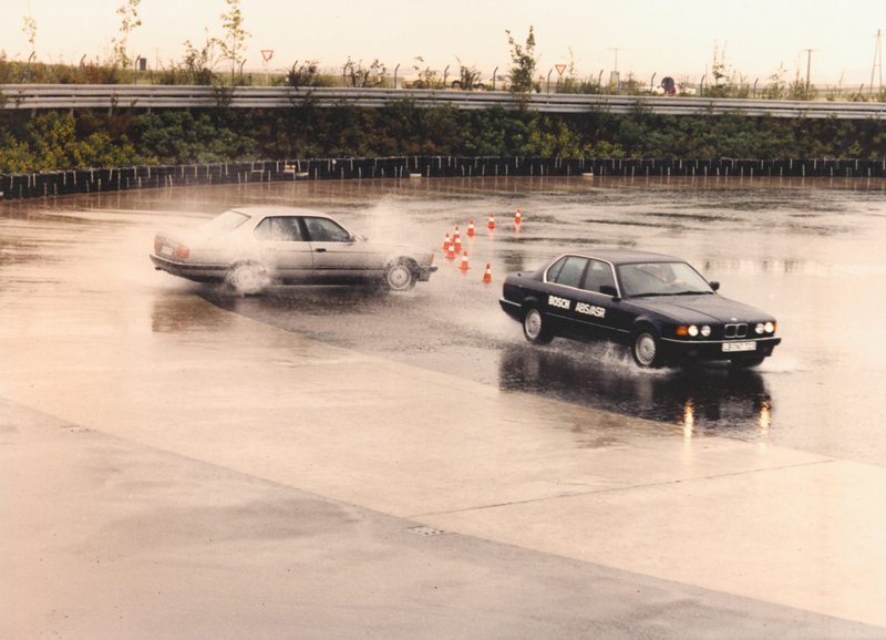 Illustration for article titled The Ten Most Important Safety Advancements In Automotive History